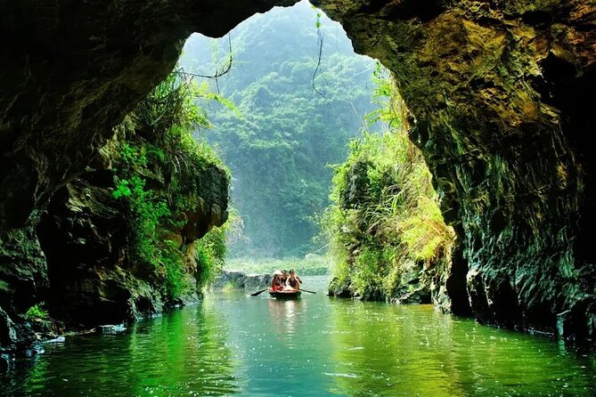 Trang An and Bich Dong Luxury Small Group Tour with Cycling - Trang An Grottoes: Sampan Caves on Sao Khe River