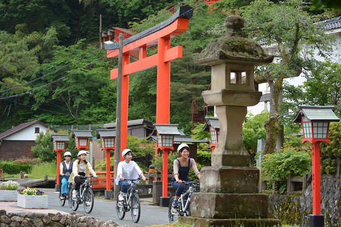 Tsuwano Cycling Tour with Local Guide - Stop 1: Tonomachi Street and getting oriented fast