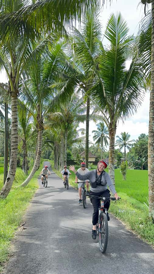Ubud: Cycling Tour Local Villages, Temple, and Rice Field - Lunch at the end: Balinese food that actually resets your energy