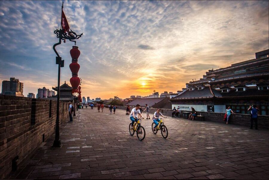 Xi'an City Wall Private Guided Tour with Cycling Option - Walk the Wall Top or Cycle: The Views Are the Point