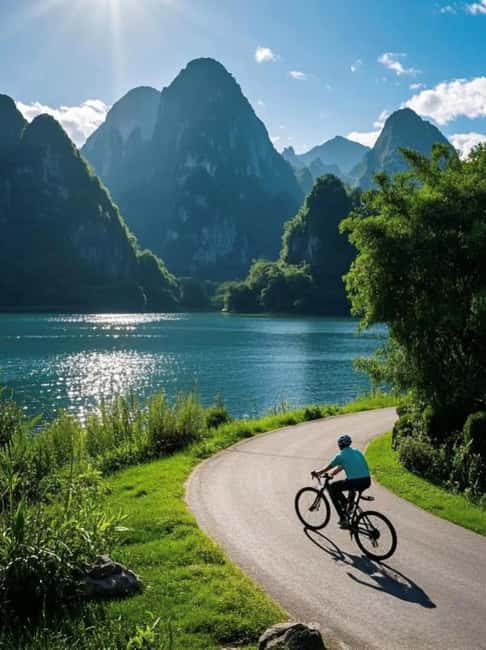 Yangshuo: Highlights Karst landscapes & Village Cycling - Li River electric cruise: where the mist does the talking