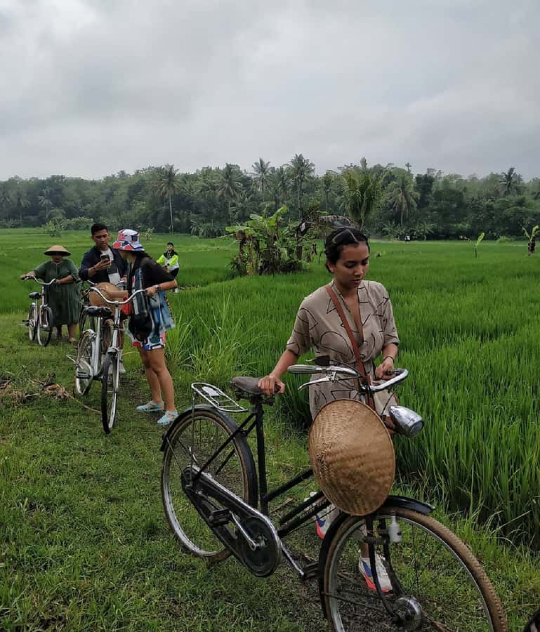 Yogyakarta: Countryside Village Cycling Tour With Guide - How This Yogyakarta Countryside Ride Gets You Off the Main Road