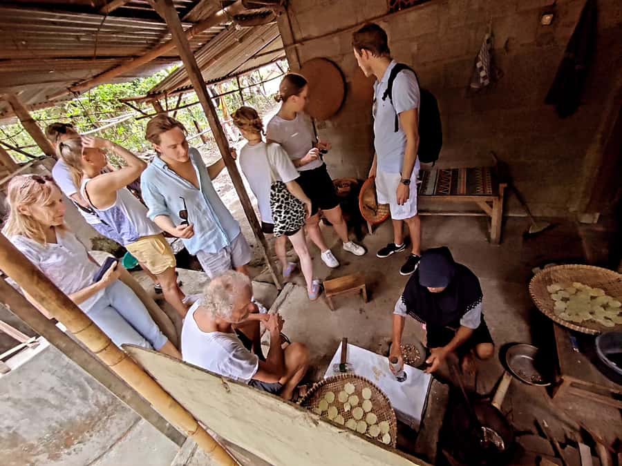 Yogyakarta: Countryside Village Cycling Tour With Guide - Guides Who Translate More Than Language