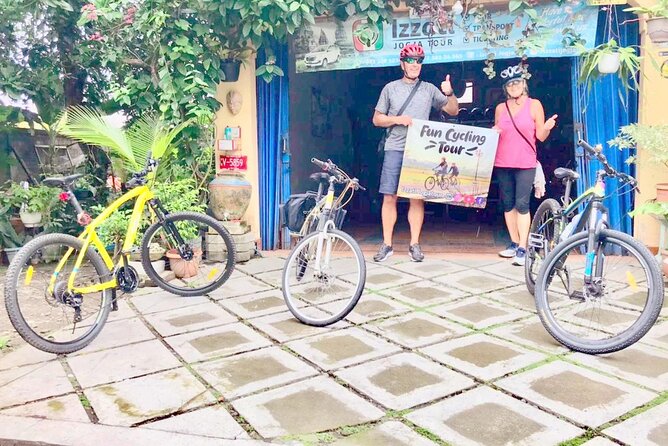 Yogyakarta Cycling Tour Around the Villages and Fish Farm - Sendang Sombomerti Fish Farm: Spring Water, Bare-Hand Catching, and Lunch